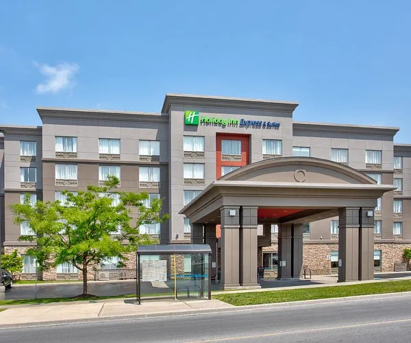 Holiday Inn Express & Suites Kingston Central, an IHG Hotel